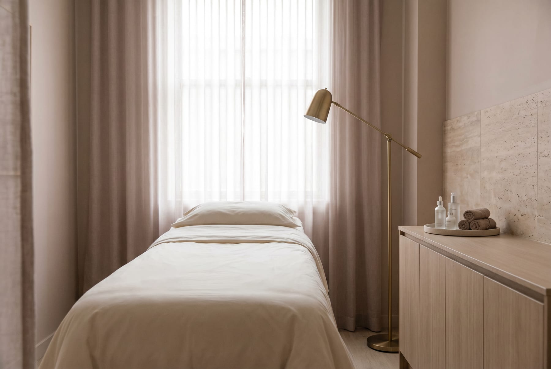 Treatment room at Jolán Microblading